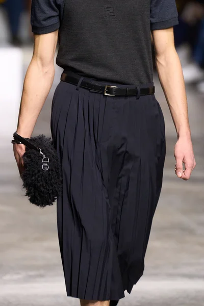 Look 77
